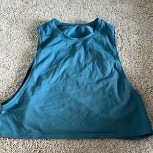 Lululemon cropped shirt